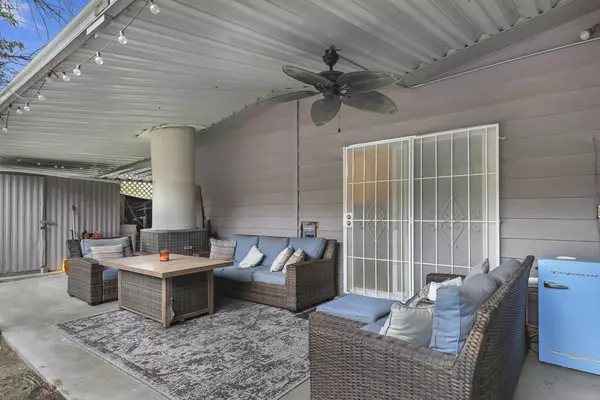 Palm Desert, CA 92260,33 Diamond E DR