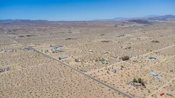 Landers, CA 92285,58522 Reche RD
