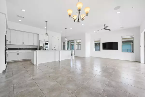 Palm Desert, CA 92260,803 Retreat CIR