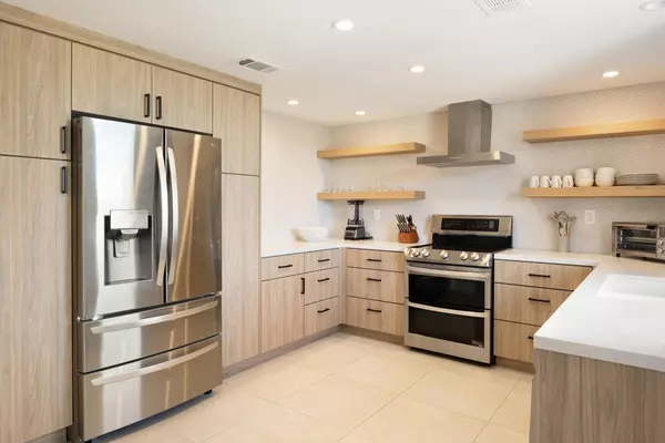 122 Giralda CIR, Palm Desert, CA 92260