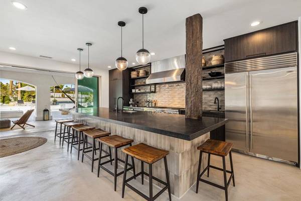 Palm Springs, CA 92262,594 W Stevens RD #B