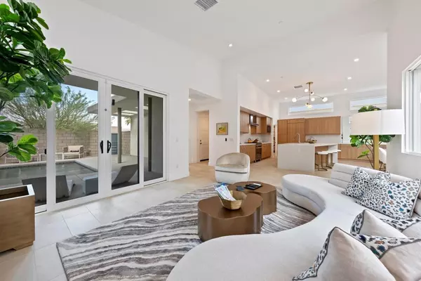 781 Fountain DR, Palm Springs, CA 92262