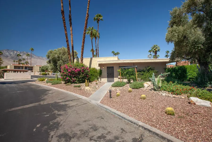 2348 Los Coyotes DR, Palm Springs, CA 92264