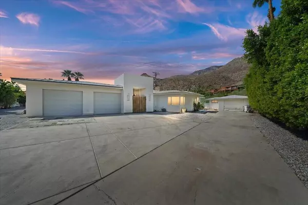 291 W Lilliana DR, Palm Springs, CA 92264