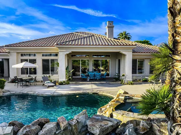 La Quinta, CA 92253,81390 Golf View DR