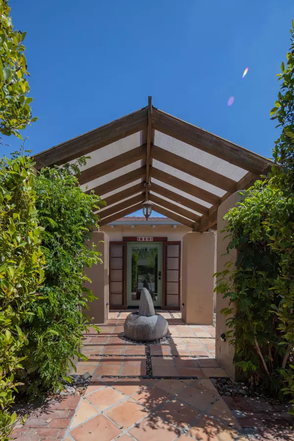 Palm Springs, CA 92264,610 S Camino Real