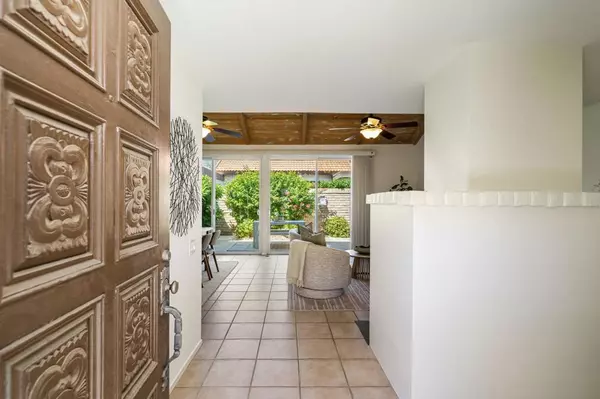 Palm Springs, CA 92264,2488 Miramonte CIR W #C