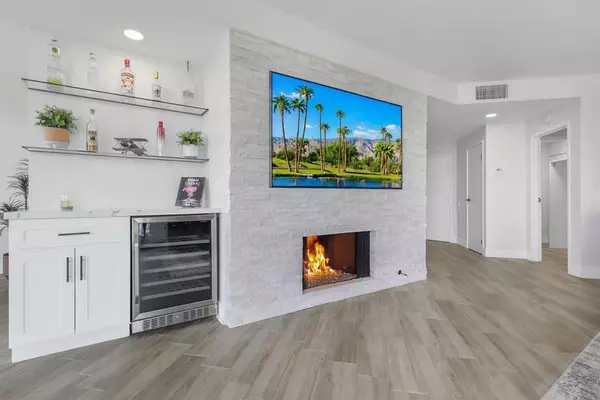 Rancho Mirage, CA 92270,910 Island DR #406