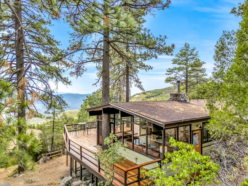 Idyllwild, CA 92549,27011 Lookout LN