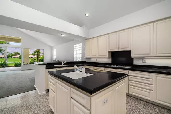 La Quinta, CA 92253,55325 Laurel
