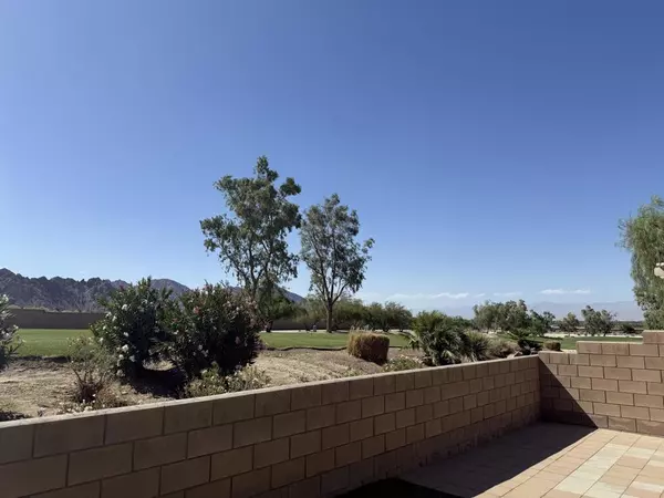 La Quinta, CA 92253,60375 Living Stone DR