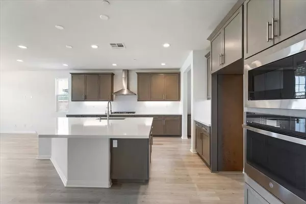 La Quinta, CA 92253,57683 Cantata DR