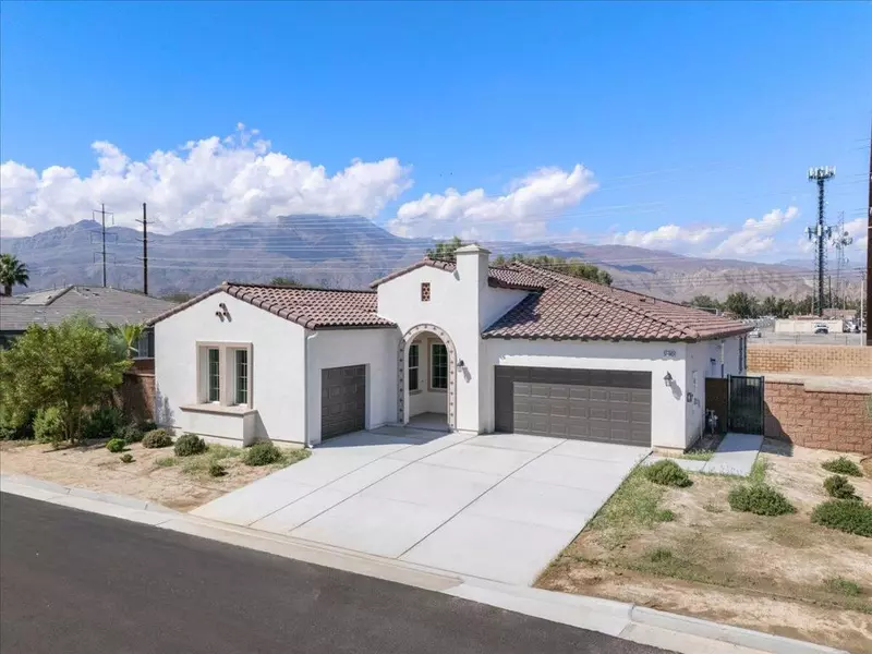 57683 Cantata DR, La Quinta, CA 92253