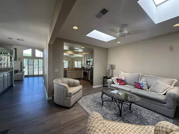 Palm Desert, CA 92260,4 Hermosillo LN