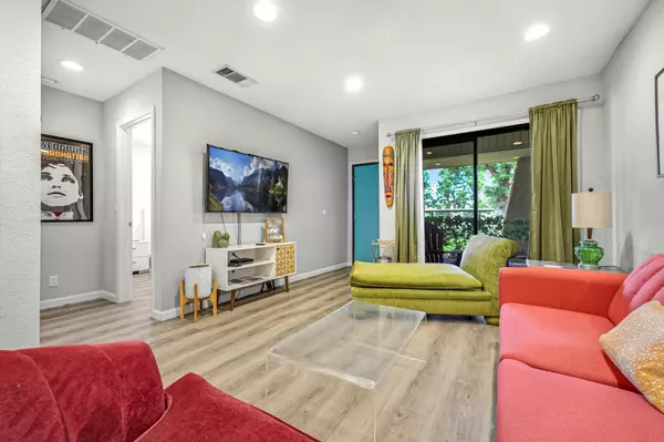 Palm Springs, CA 92262,2821 N Los Felices CIR #104