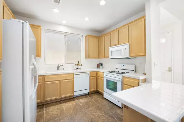 La Quinta, CA 92253,47635 Soft Moonlight