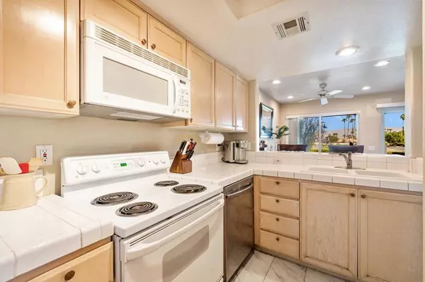La Quinta, CA 92253,78487 Magenta DR