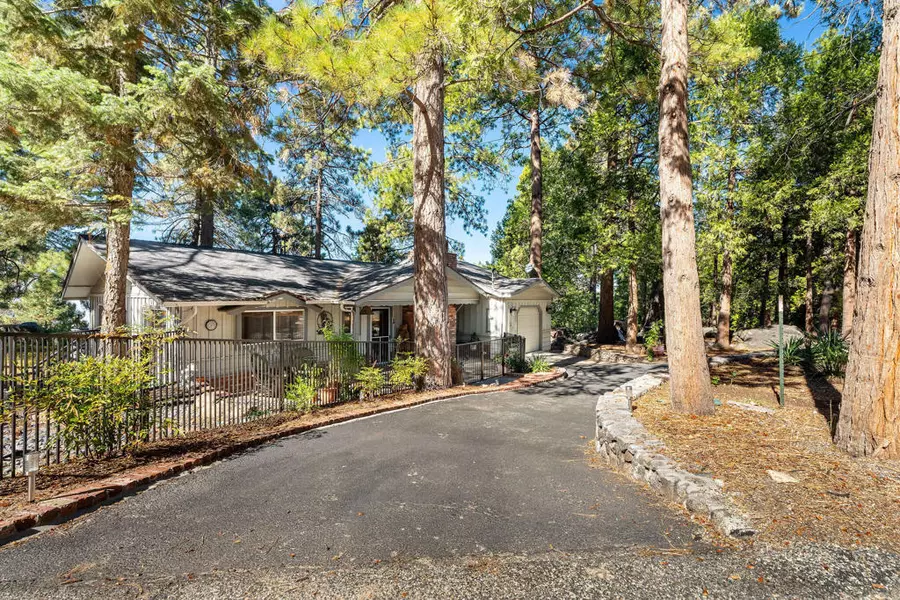 52200 Golden Leaf TRL, Idyllwild, CA 92549