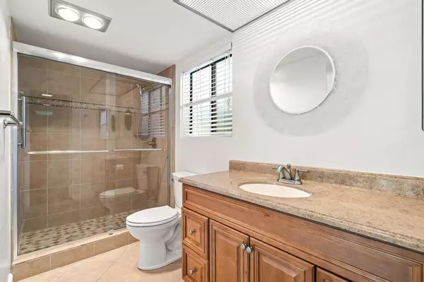 Palm Springs, CA 92262,453 E Via Escuela #511