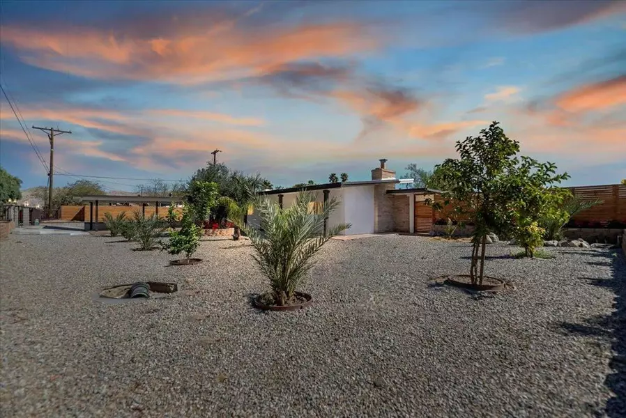 32300 Shadow Mountain LN, Thousand Palms, CA 92276