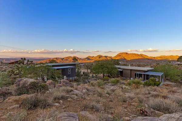 Joshua Tree, CA 92252,8744 Star LN