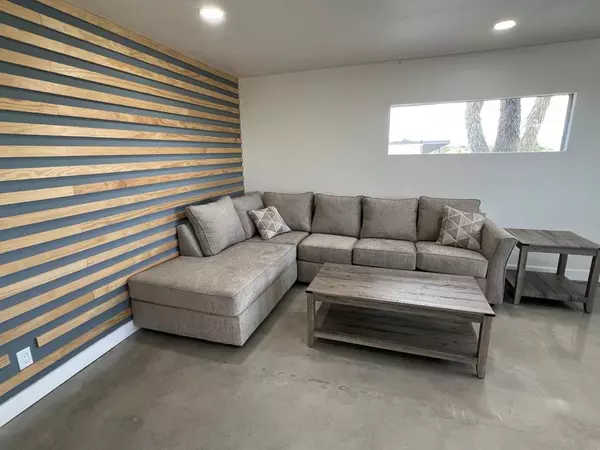 Joshua Tree, CA 92252,61455 Adobe DR