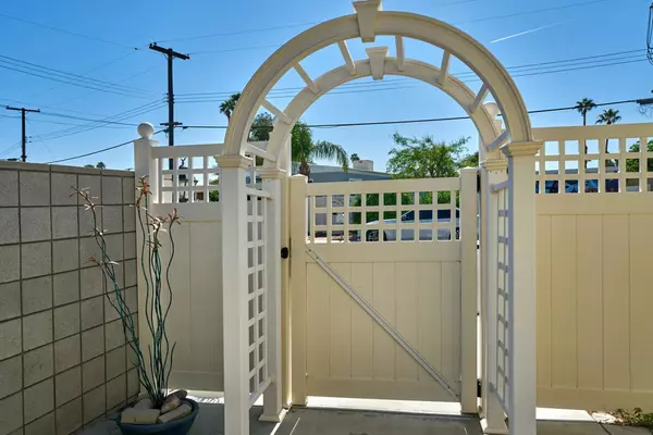 Thousand Palms, CA 92276,33169 Barcelona DR