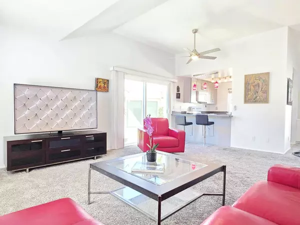 Palm Springs, CA 92264,5920 Paradise PLZ