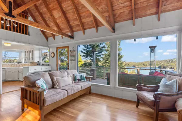 Lake Arrowhead, CA 92352,347 Emerald DR