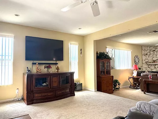 Desert Hot Springs, CA 92240,9724 Valencia DR