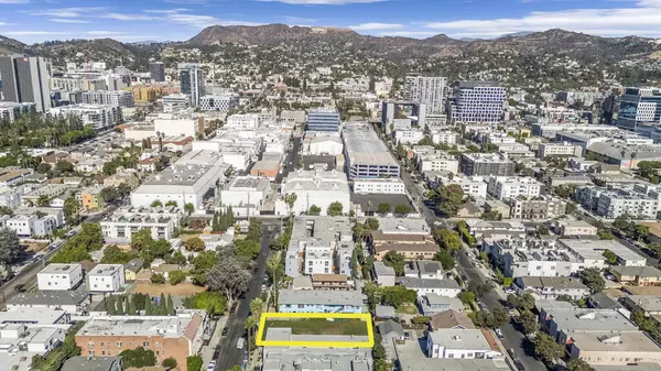 Los Angeles, CA 90038,1222 Beachwood DR