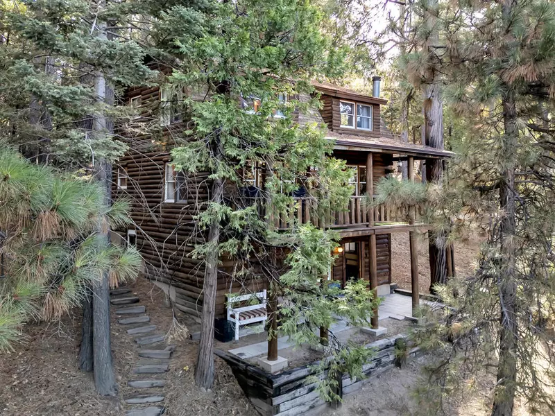 25121 Pine Cove RD, Idyllwild, CA 92549