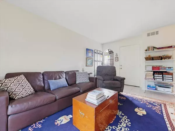 Palm Springs, CA 92264,2001 Camino Parocela E #O-107