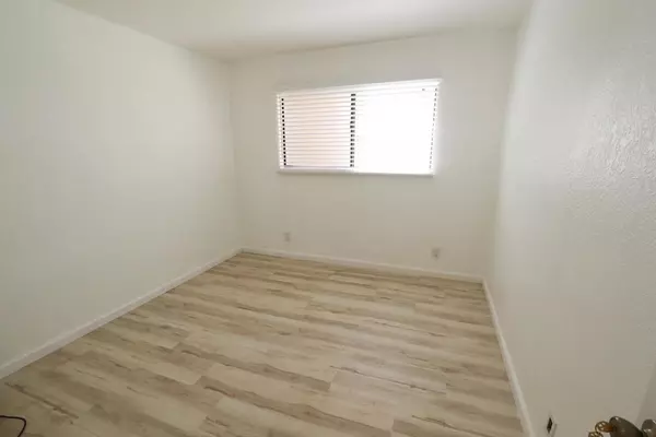 Palm Springs, CA 92262,751 N Los Felices CIR W #109