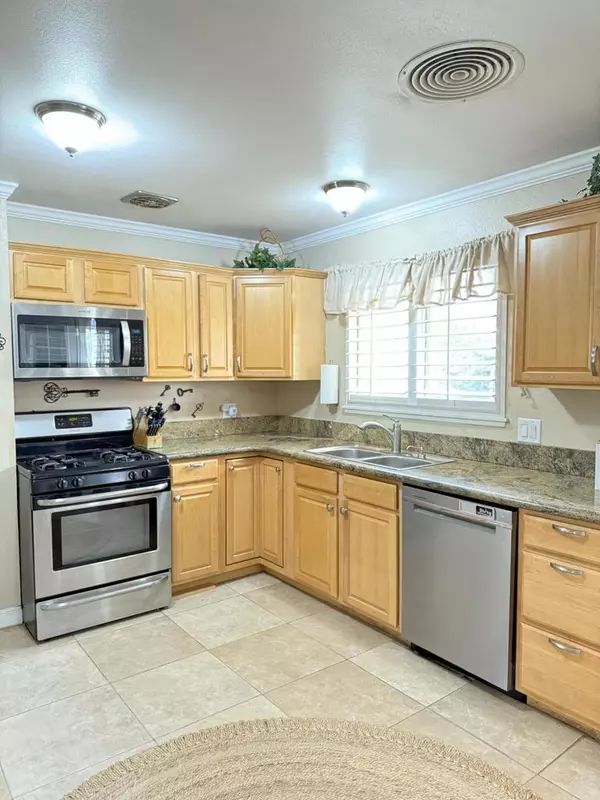 Palm Desert, CA 92211,43305 Illinois AVE