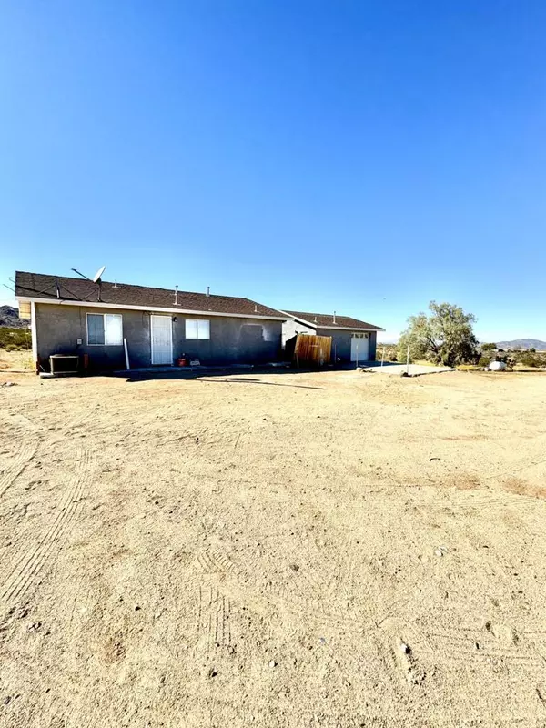 1863 Cypress LN, Landers, CA 92285