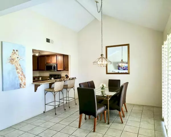 Palm Desert, CA 92211,43712 Avenida Alicante #2