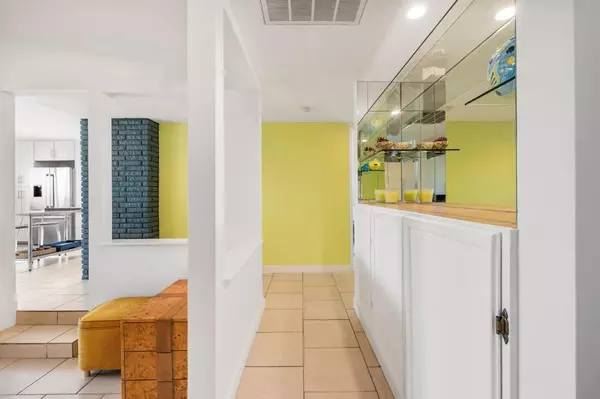 Palm Desert, CA 92211,77140 Florida AVE