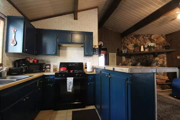 Big Bear, CA 92314,416 Sugarloaf BLVD