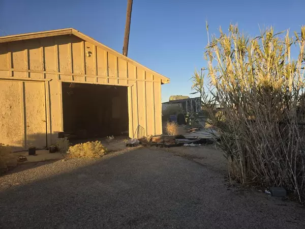 Rosamond, CA 93560,6149 105 Th ST W