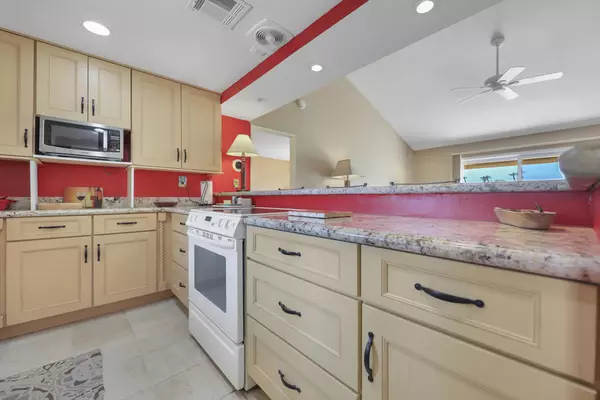 Palm Desert, CA 92211,41531 Peach Tree CT