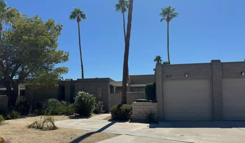 Palm Springs, CA 92262,837 N Calle De Pinos