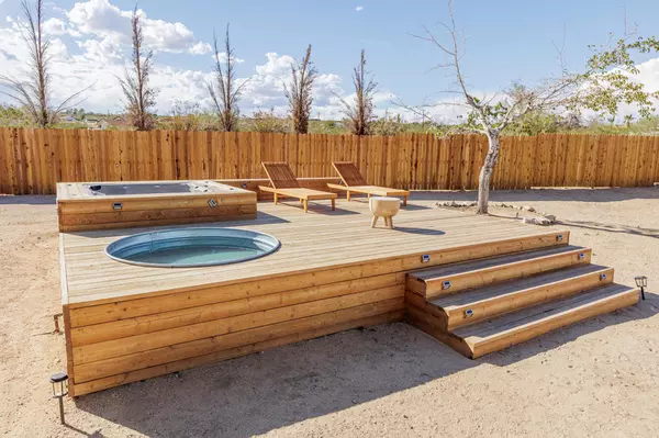 Joshua Tree, CA 92252,3766 Burns RD