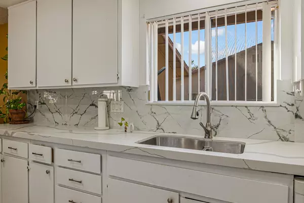 Desert Hot Springs, CA 92240,13547 Caliente DR