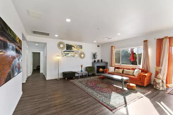 Desert Hot Springs, CA 92240,66900 Mission Lakes BLVD