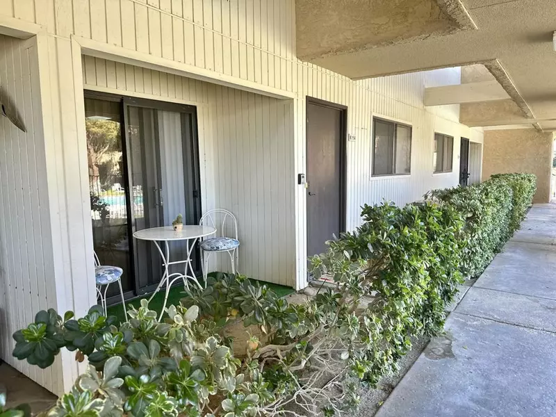 2821 N Los Felices CIR W #114, Palm Springs, CA 92262