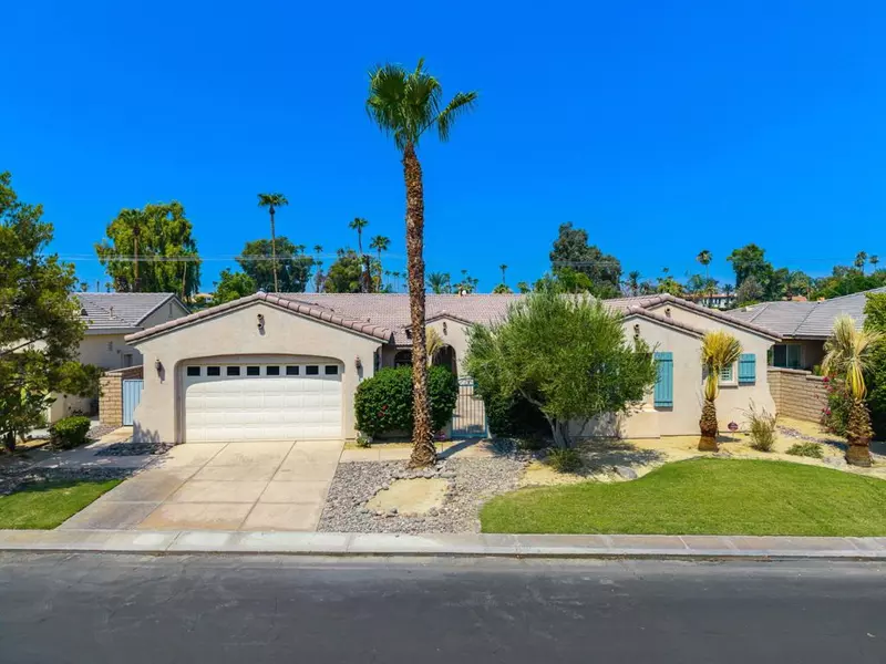 43501 Parkway Esplanade W, La Quinta, CA 92253