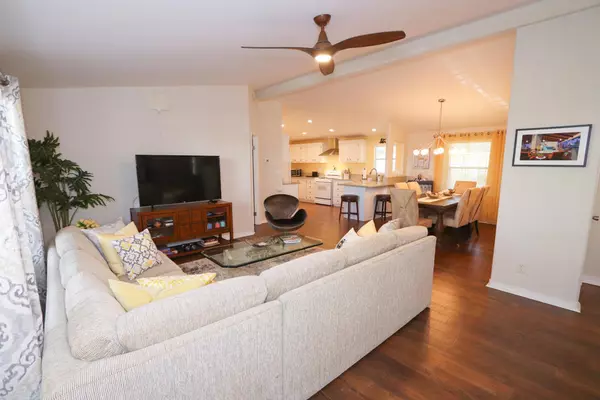 Desert Hot Springs, CA 92240,14777 Palm DR #8