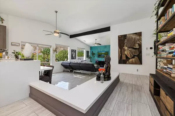 La Quinta, CA 92253,52273 Avenida Madero