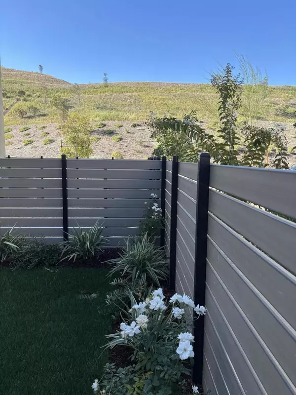 Valencia, CA 91381,Address not disclosed